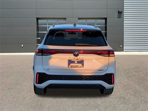 New 2026 Volkswagen Tiguan SE R-Line image 6