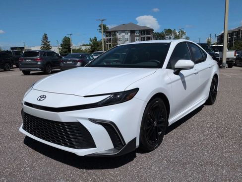 Used 2026 Toyota Camry SE FWD image 2