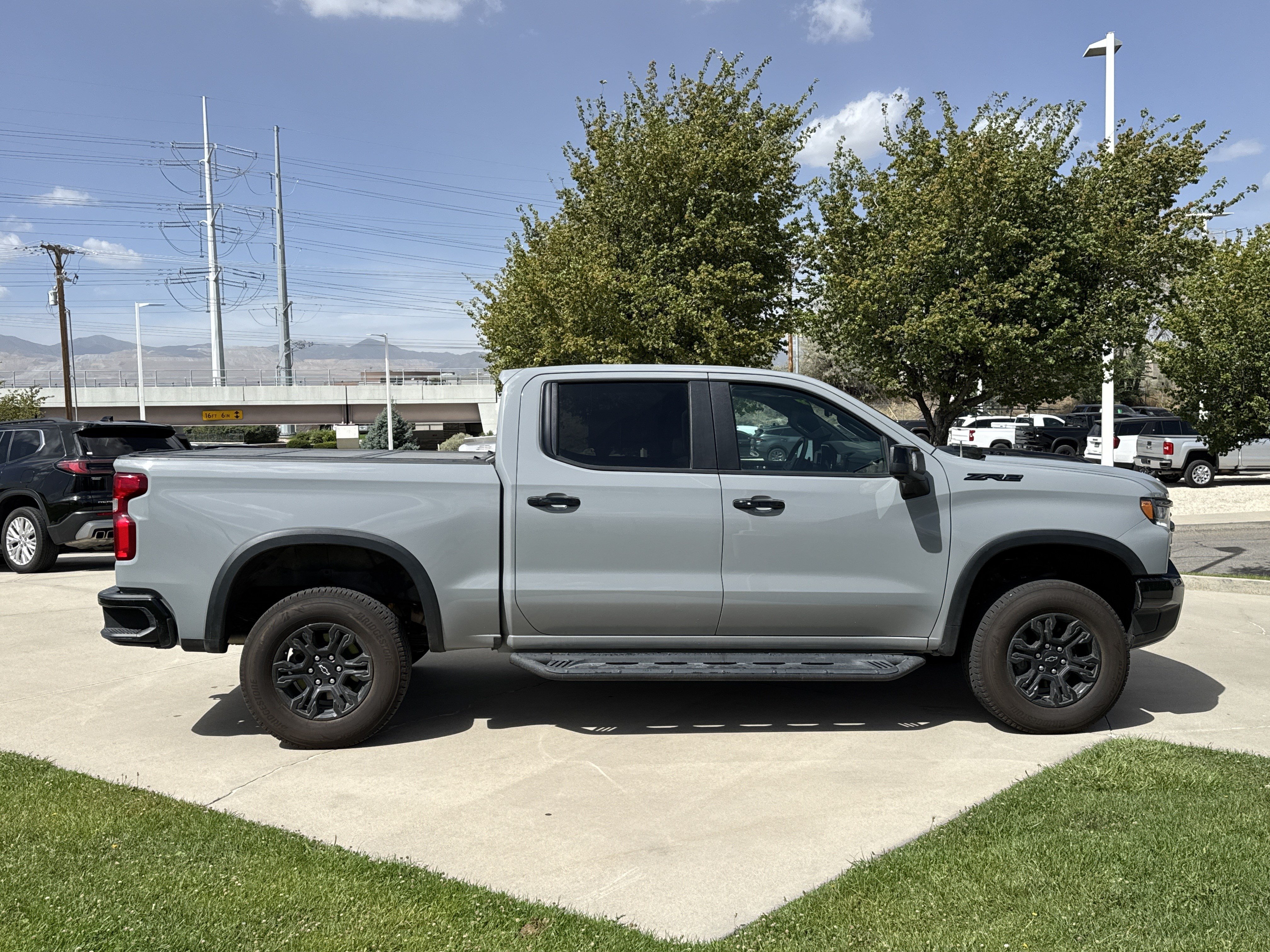 Used 2024 Chevrolet Silverado 1500 ZR2 w/ Technology Package AWD/4WD image 7