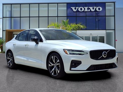 Certified 2025 Volvo S60 B5 Core w/ Protection Package Premier FWD image 1