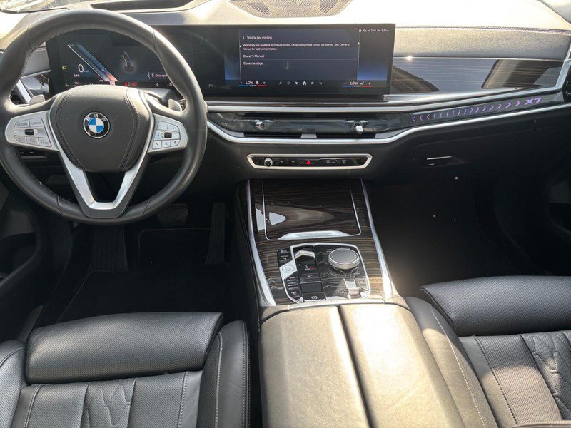 Used 2025 BMW X7 xDrive40i AWD/4WD image 14