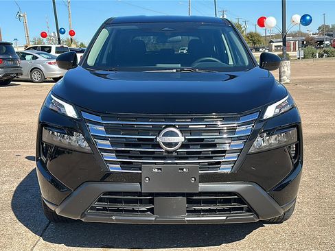 Certified 2025 Nissan Rogue SV image 11