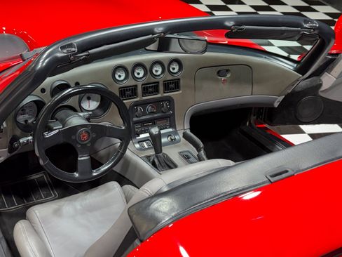 Used 1992 Dodge Viper RT/10 image 2