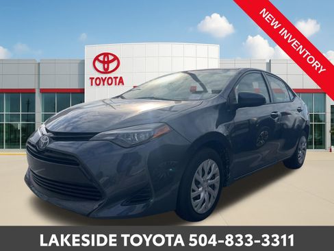 Used 2018 Toyota Corolla LE image 1