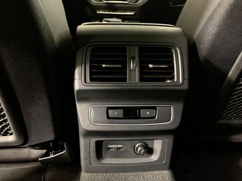 Used 2023 Audi Q5 2.0T Premium w/ Convenience Package image 34