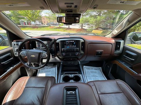 Used 2017 Chevrolet Silverado 1500 High Country AWD/4WD image 8