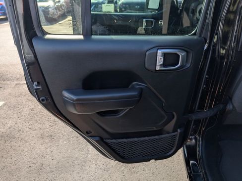 Used 2024 Jeep Wrangler Unlimited Sport AWD/4WD image 18