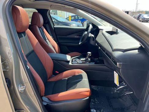 Certified 2025 MAZDA CX-30 Carbon image 19