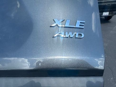 Used 2020 Toyota RAV4 XLE w/ Convenience Package AWD/4WD image 12
