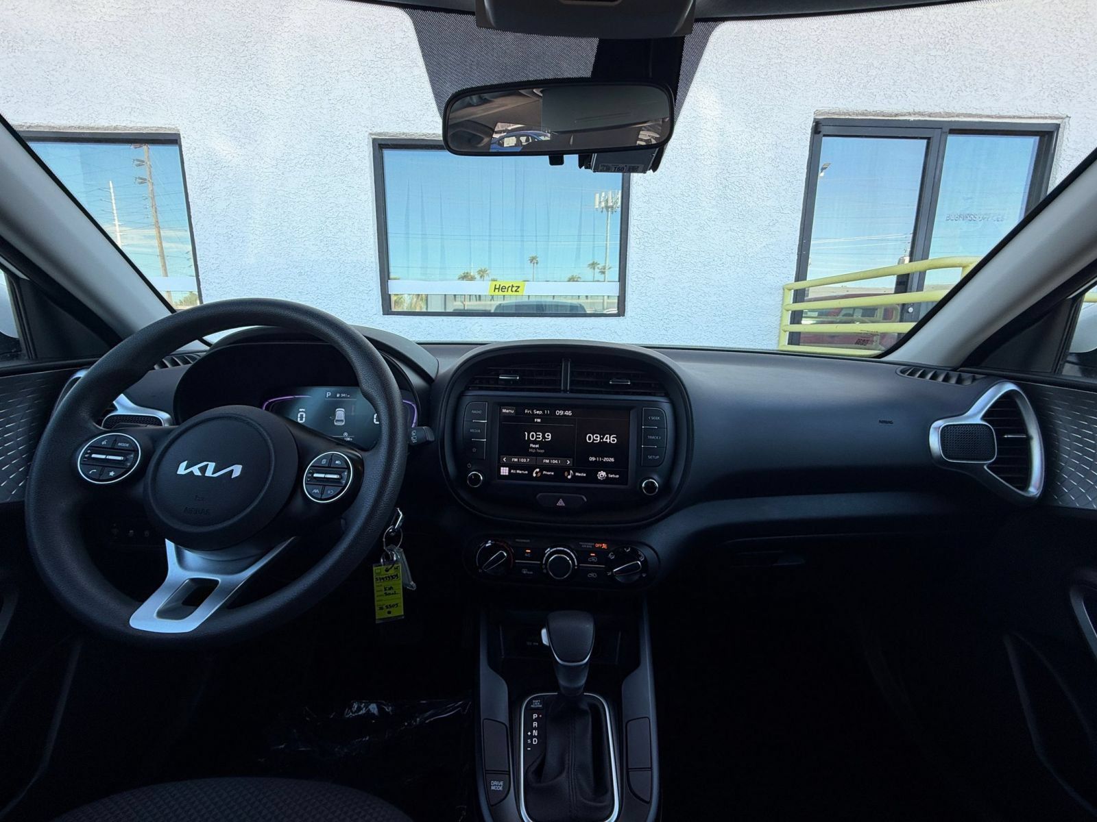 Used 2025 Kia Soul LX w/ LX Technology Package FWD image 30