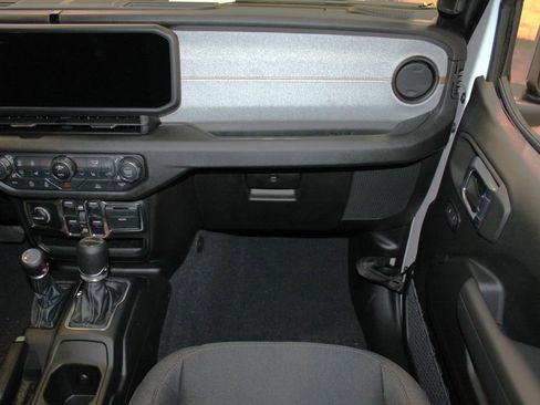 New 2026 Jeep Gladiator Sport image 27