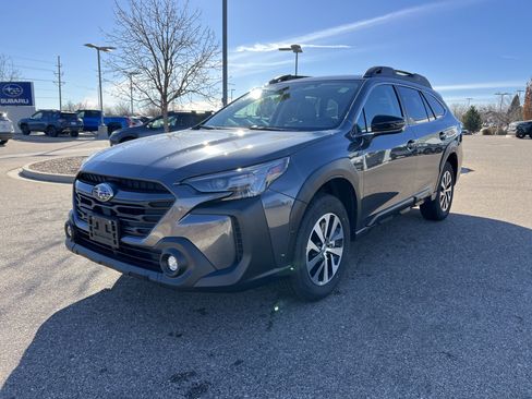 Used 2024 Subaru Outback Premium image 12