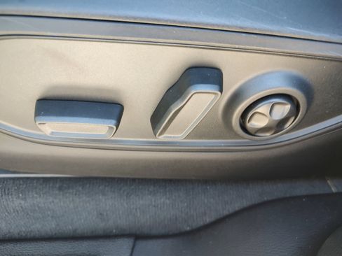 New 2025 Jeep Grand Cherokee L Altitude RWD image 29
