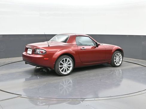 Used 2008 MAZDA MX-5 Miata Grand Touring RWD image 11