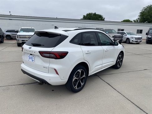 Used 2023 Ford Escape ST-Line Elite w/ Premium Technology Package AWD/4WD image 12