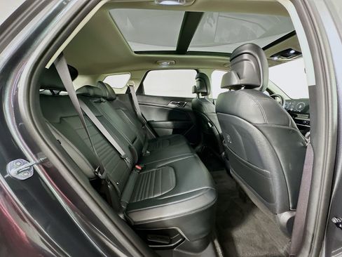 Used 2024 Kia Sportage SX Prestige image 29