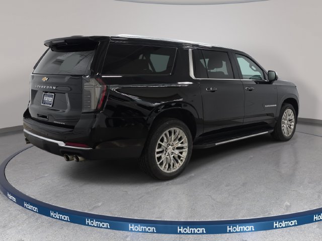 Used 2025 Chevrolet Suburban Premier AWD/4WD image 6