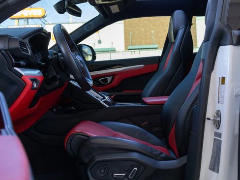 Used 2019 Lamborghini Urus image 39