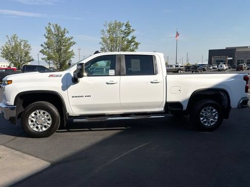 Used 2023 Chevrolet Silverado 2500 LT AWD/4WD image 10