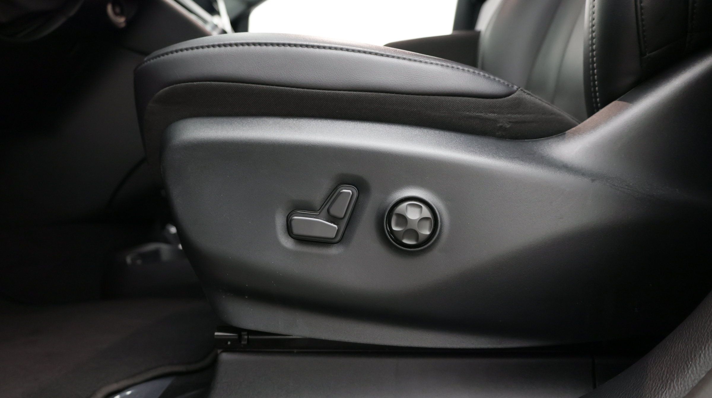 Used 2026 Chrysler Pacifica Select FWD image 16