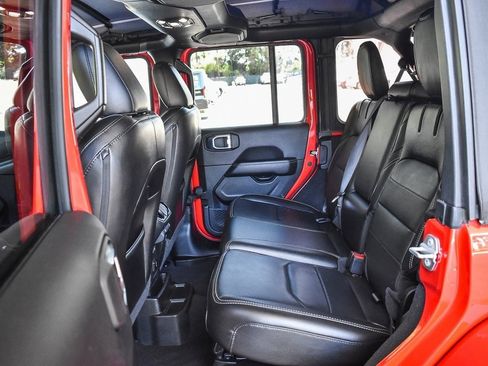 Used 2021 Jeep Wrangler Unlimited Sahara w/ Safety Group image 17