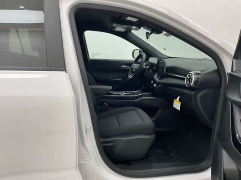 New 2026 Chevrolet Equinox LT AWD/4WD image 12