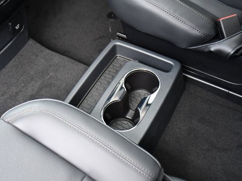 Used 2025 Lincoln Aviator AWD image 25