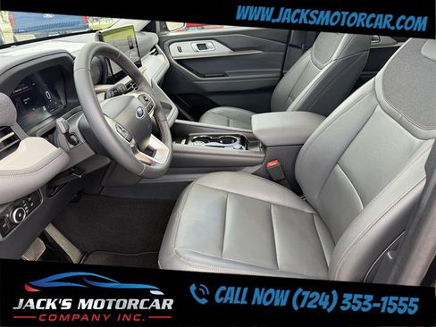 Used 2025 Ford Explorer Active w/ Active Comfort Package AWD/4WD image 24