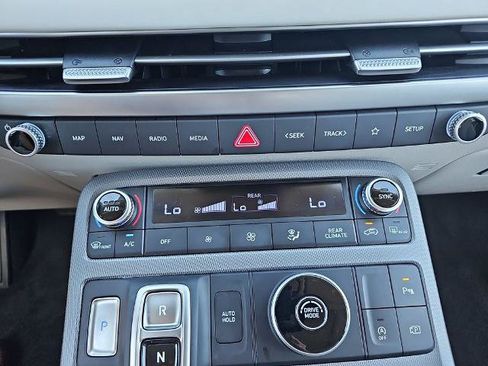 Used 2024 Hyundai Palisade Limited FWD image 24