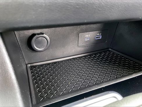 Used 2022 Nissan Pathfinder SL FWD image 15