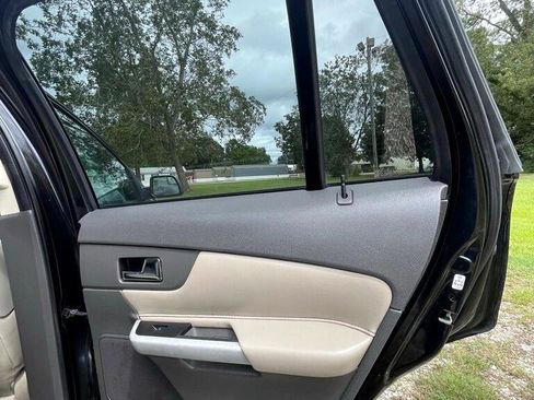 Used 2013 Ford Edge SE image 16