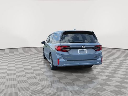 New 2026 Honda Odyssey Touring image 7