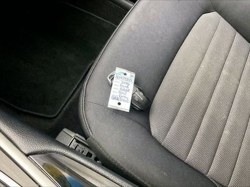Used 2016 Ford Edge SE image 11