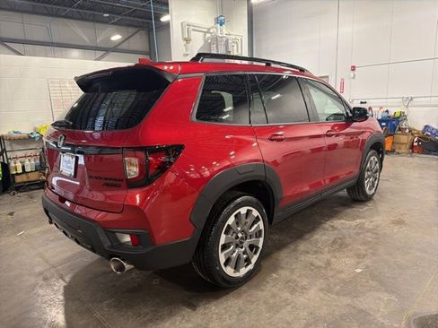 Used 2025 Honda Passport Black Edition image 5