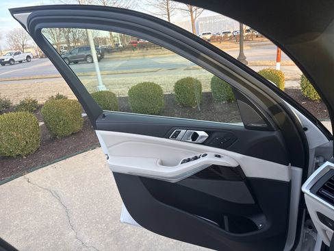 New 2026 BMW X5 xDrive50e image 20