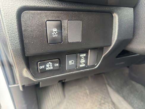 Used 2022 Toyota Tacoma TRD Sport w/ Technology Package image 20