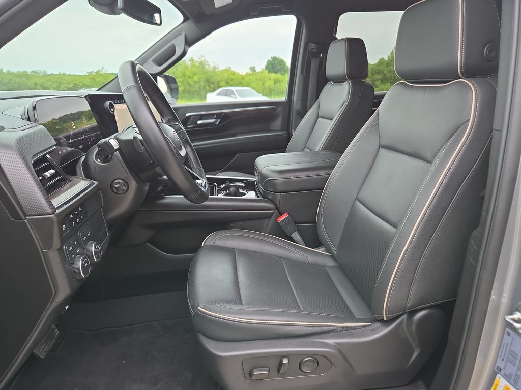 Certified 2025 Chevrolet Tahoe Premier AWD/4WD image 26