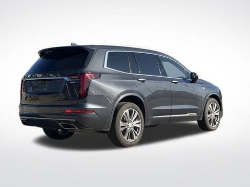 Used 2022 Cadillac XT6 Premium Luxury image 28