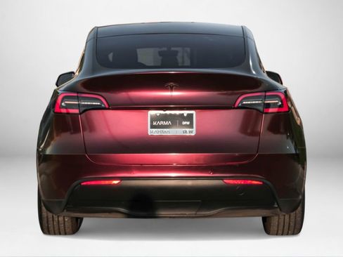 Used 2021 Tesla Model Y 2WD image 7