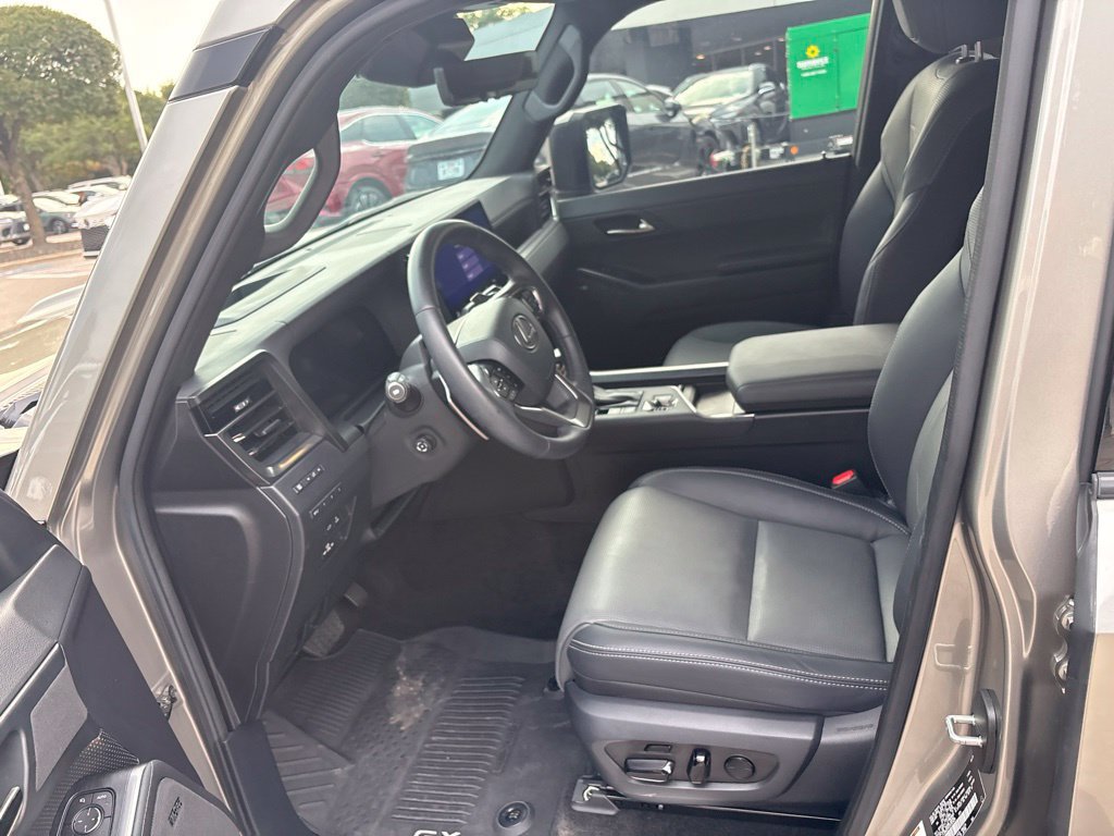 Certified 2025 Lexus GX 550 w/ Accessory Package (2T) AWD/4WD image 16