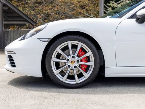 Certified 2024 Porsche 718 Boxster S RWD image 13