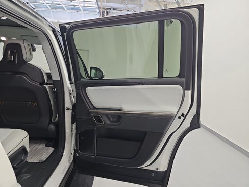 Used 2024 Rivian R1S Adventure AWD/4WD image 19