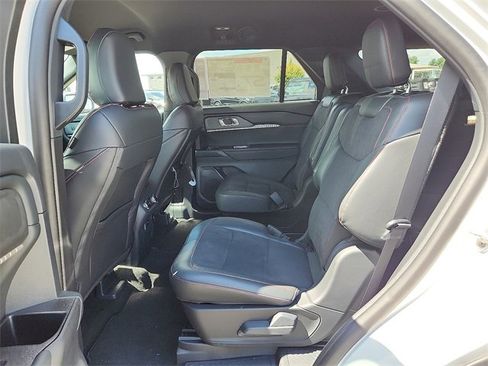 New 2025 Ford Explorer ST image 5