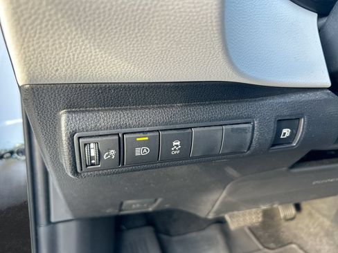 Certified 2025 Toyota Corolla SE FWD image 13