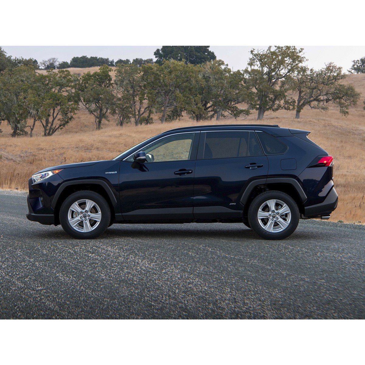 Used 2022 Toyota RAV4 XLE w/ Convenience Package AWD/4WD image 1