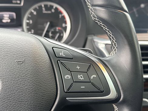 Used 2018 INFINITI QX30 AWD w/ Cafe Teak Theme Package image 21