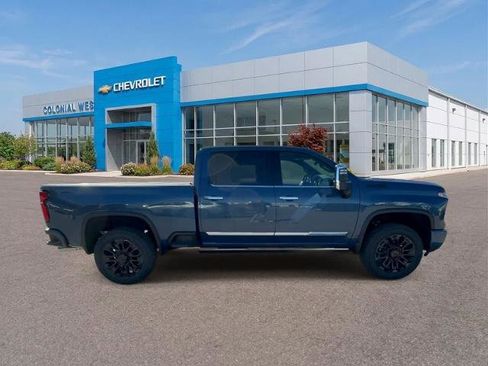 Used 2026 Chevrolet Silverado 2500 High Country w/ High Country Premium Package AWD/4WD image 6