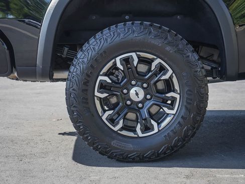 Used 2024 Chevrolet Silverado 1500 ZR2 w/ Technology Package AWD/4WD image 8