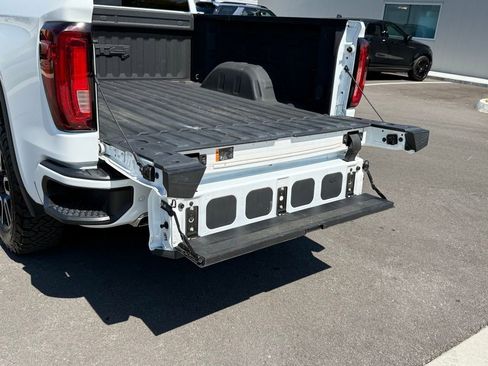 Used 2023 GMC Sierra 1500 AT4 w/ AT4 Preferred Package AWD/4WD image 14