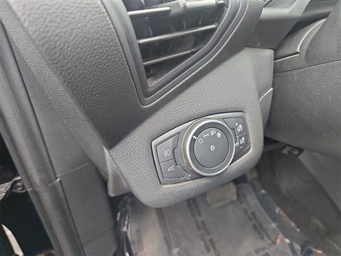 Used 2018 Ford Escape SE image 12